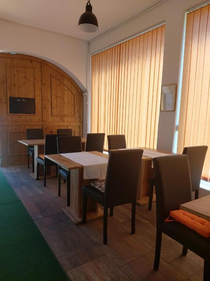 Horvath Fogado Panzio Hotel Сентендре Екстериор снимка