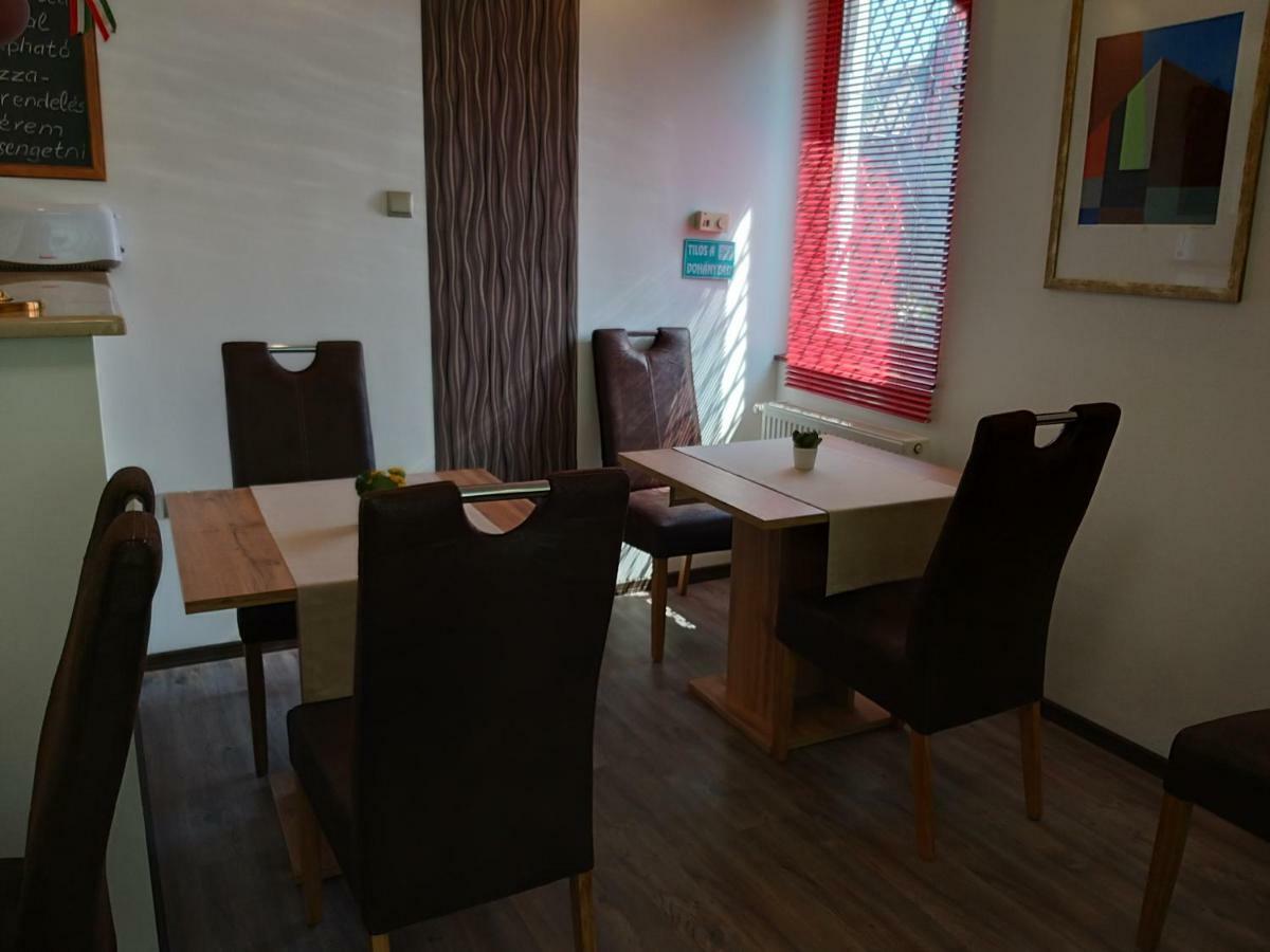 Horvath Fogado Panzio Hotel Сентендре Екстериор снимка